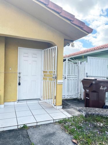 2666 72nd St, Hialeah FL  33016-5419 exterior