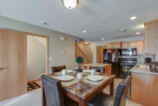 566 Pointe Ct, Rochester MN  55902-2557 exterior