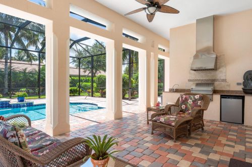 1307 Cape Pointe Cir, Vero Beach, FL 32963-3995