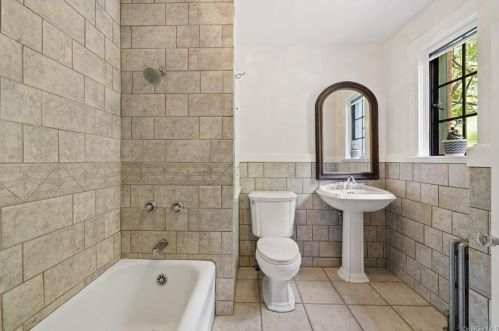 37 Fox Hill Rd, Tuxedo Park NY  10987-4227 exterior