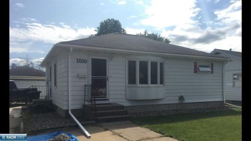 1510 Gray Dr, Hibbing, MN 55746-3462