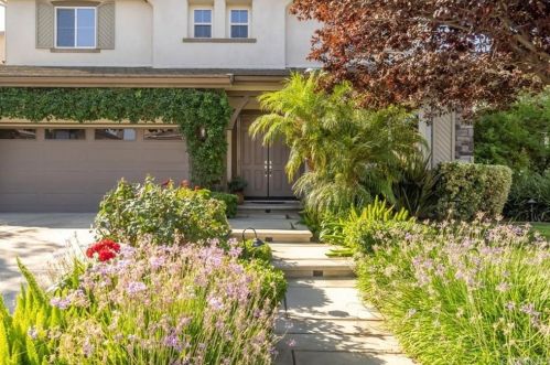 29236 Discovery Ridge Dr, Santa Clarita, CA 91390-5761