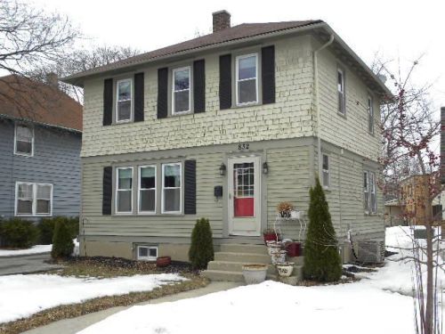 832 Wisconsin Ave, Oconomowoc, WI 53066-3150