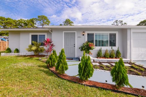 1971 Aneci St, Fort Pierce, FL 34983-4529