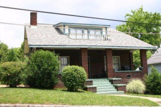 1011 Thompson Pl, Knoxville, TN 37917-5747
