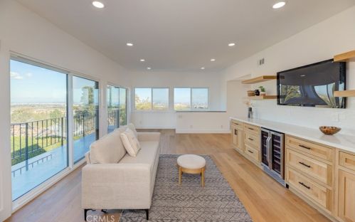 2146 Toscanini Dr, Rancho Palos Verdes CA  90275-1420 exterior