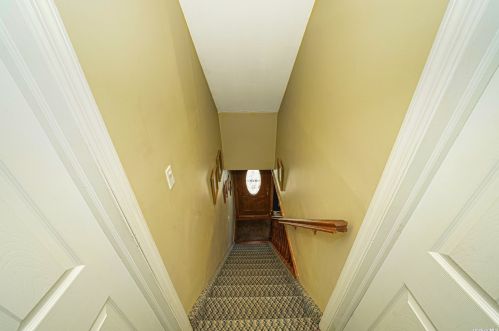 77 Lake St, North Lindenhurst NY  11757-5816 exterior