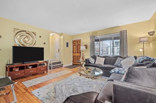 768 Montclair St, Pittsburgh PA 15217-2853 exterior