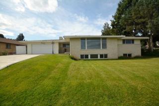 2923 Canal Dr, Kennewick, WA 99336-2439