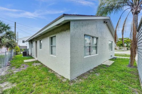 3400 Avenue, West Palm Beach, FL 33404-2222