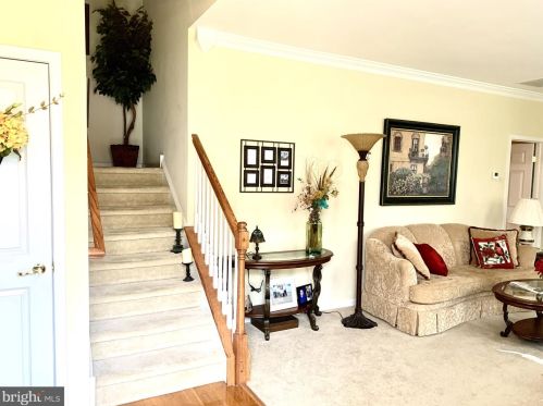 3560 Dogwood Dr, Boothwyn, PA 19060-6811