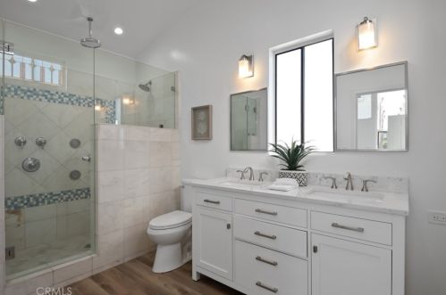 317 8th St, Manhattan Beach CA  90266-5629 exterior