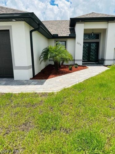 2911 35th St, Lehigh Acres, FL
