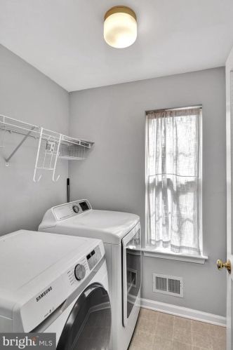 100 York Dr, Princeton NJ  08540-7946 exterior