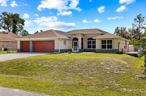 2811 4th St, Lehigh Acres, FL 33976-2512