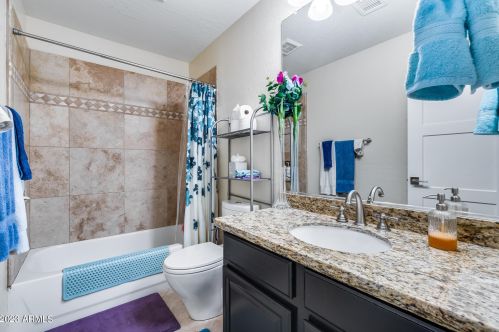 22034 55th St, Phoenix AZ  85054-7150 exterior