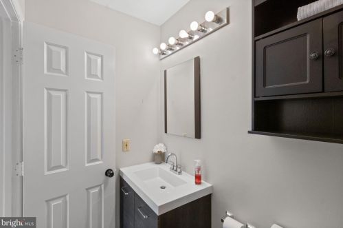 307 Dundee Pl, Fredericksburg VA  22405-2087 exterior