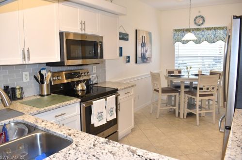 1195 Sarah Jean Cir, Naples, FL 34110-8170