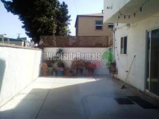 6000 Dauphin St, Los Angeles CA  90034-2206 exterior
