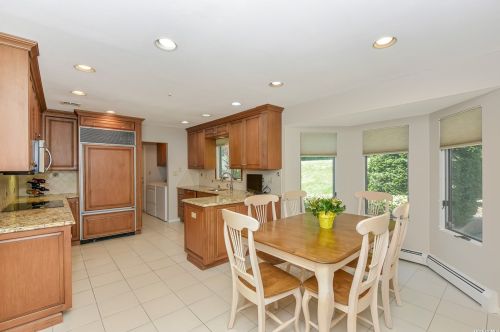 80 Stonehurst Ln, Huntington Station NY  11746-7934 exterior