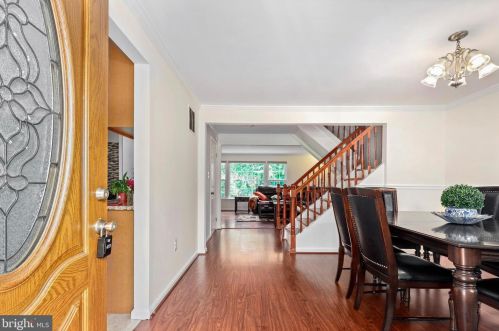 1430 Deerfield Ln, Woodbridge, VA 22191-1011