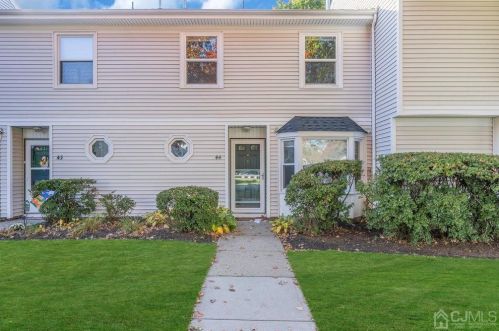 44 Dallenbach Ln, East Brunswick NJ  08816-5684 exterior