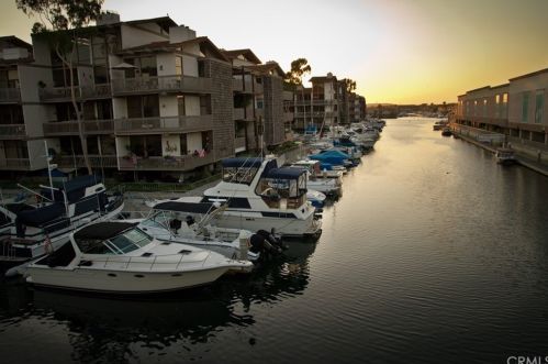 9325 Marina Pacifica Dr, Long Beach CA 90803-7004 exterior