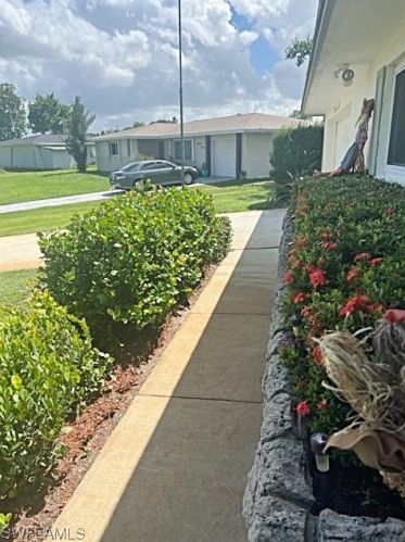 201 Redcliff Ave, Lehigh Acres, FL 33936-5838