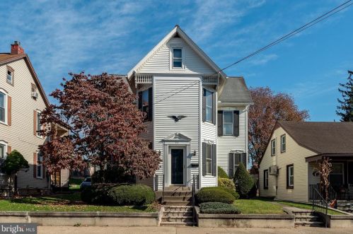 441 Main St, Shoemakersville, PA 19555-1529