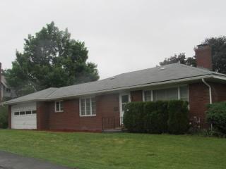 340 Grand St, Dorloo, NY 12043-4137