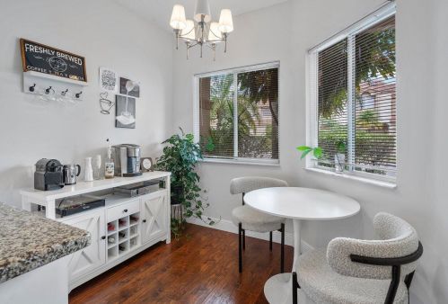 6823 Via Regina, Boca Raton FL  33433-3956 exterior