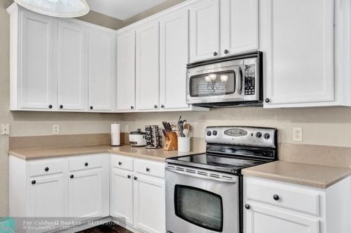 13305 32nd St, Hollywood FL 33027-3911 exterior