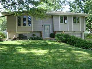 221 Hackberry Dr, Gretna, NE 68028-4429
