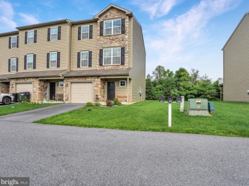 2031 Crown Mill Dr, Centre, PA 19541-9403
