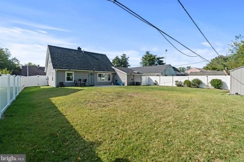 28 Buckingham Dr, Willingboro NJ  08046-1623 exterior