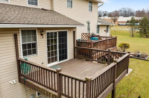 4 Saratoga Ct, Easton PA  18040-1046 exterior