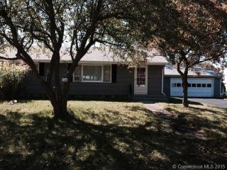 8 Oak Rd, Waterford, CT 06385-3422