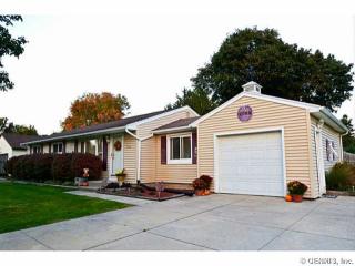 1704 Qualtrough Rd, Rochester, NY 14625-1325
