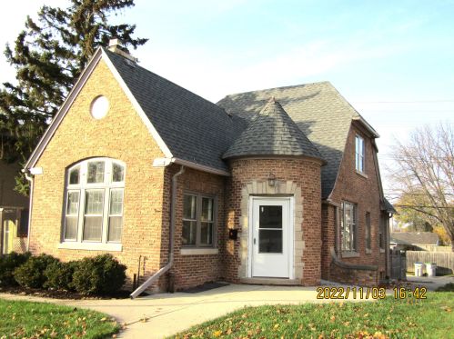 9012 Hampton Ave, Milwaukee, WI 53225-4916