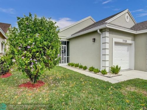 7725 Mansfield Hollow Rd, Delray Beach FL  33446-3375 exterior
