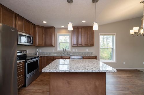 2701 Ridgeview Dr, Red Wing MN 55066-4235 exterior