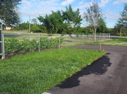 4182 22nd Ave, Naples FL  34120-8957 exterior