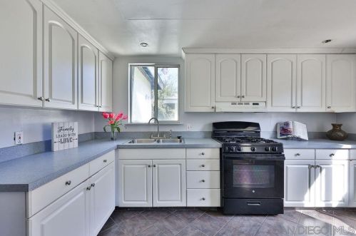 981 Lincoln Ave, El Cajon CA  92020-6426 exterior