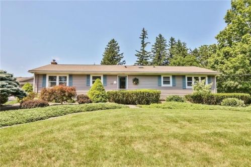 23 Church St, East Bloomfield, NY 14469-9320