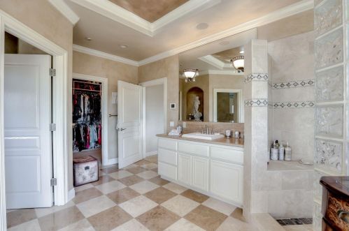 5902 Country Clb Pkwy, San Jose CA  95138-2301 exterior