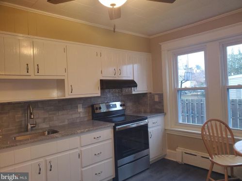 807 Queen St, Pottstown PA  19464-6015 exterior