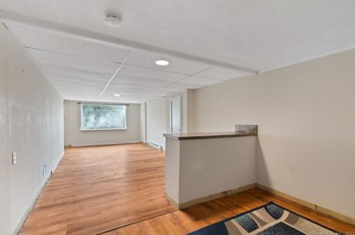8 Sautter Dr, Uncasville CT  06382-1829 exterior