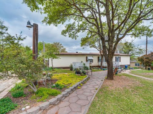 525 Ruby Ln, Cleburne, TX 76031-8919