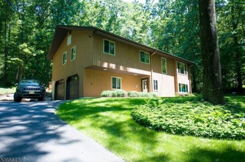 54 River Rd, Roxbury Township NJ  07836-9627 exterior