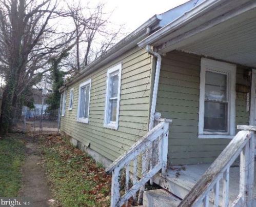 3331 Ely Pl, Washington DC 20019-2344 exterior